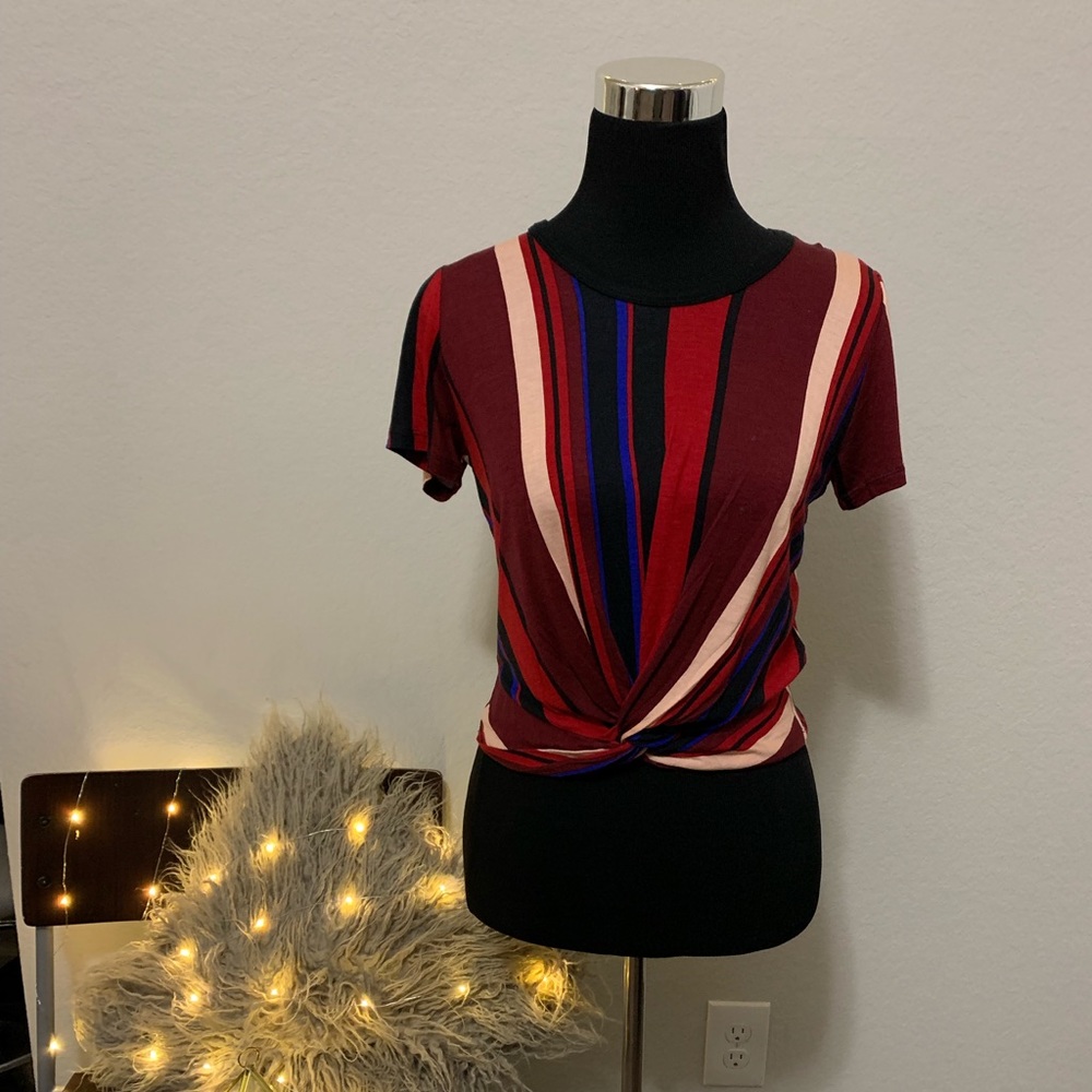 **SOLD** Forever 21 Top with twist in front